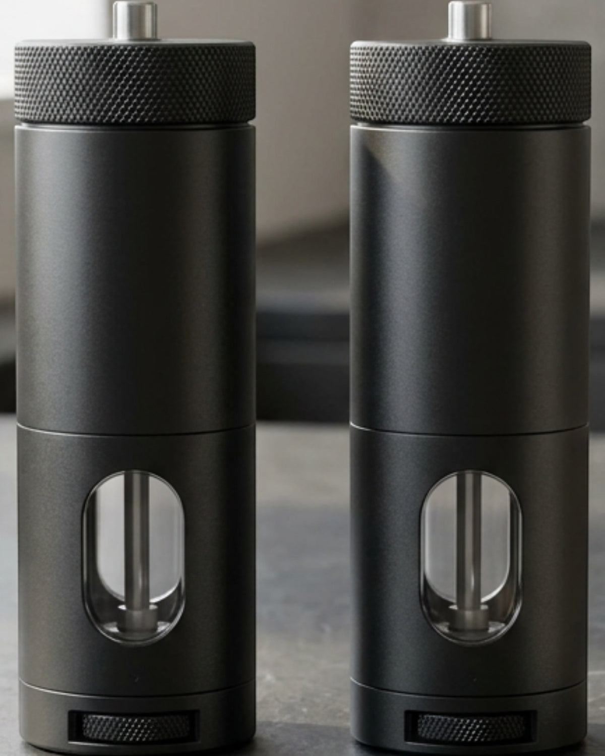 Wupko Matte Black Aluminum Manual Grinder Set 150 ml - Lifestyle view